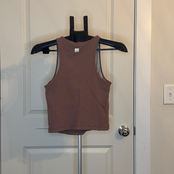 Vuori Ribbed Halo Performance Crop Tank – Mauve – Size M - Picture 2 of 3